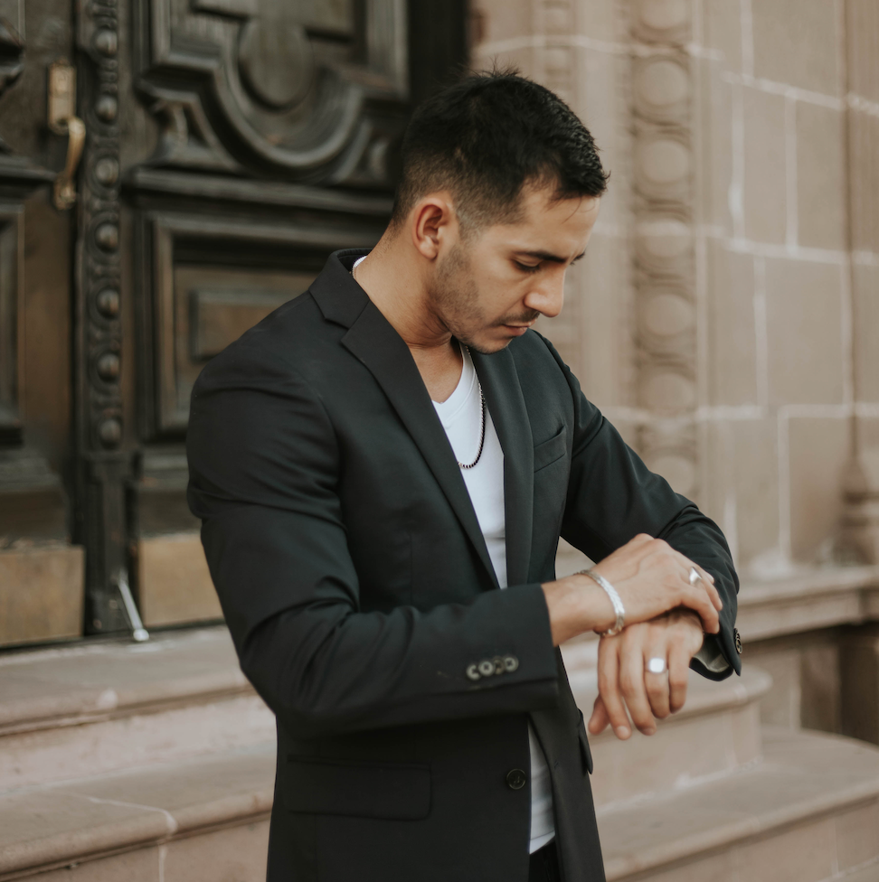 ¿Cómo usar un blazer de manera correcta?